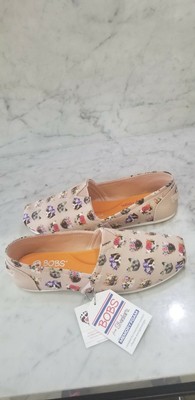 grumpy cat bobs shoes