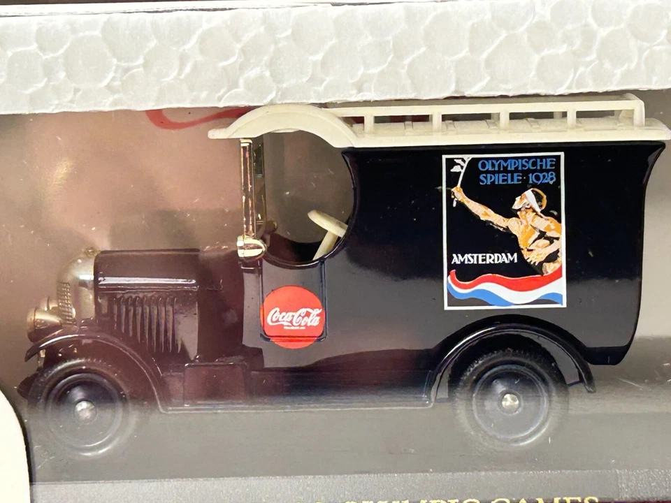 Lledo Olympics 1928 Amsterdam Olympics Morris Panel Van with Box - Image 3 of 4