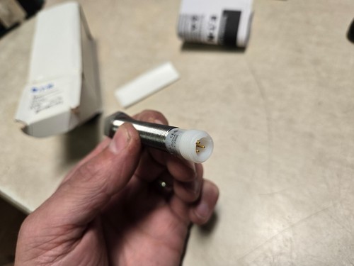 NOB Eaton E59-M12a105a01-A1 Proximity Sensor, Inductive, 12MM, 3-wire, 20-132VAC - Picture 4 of 5