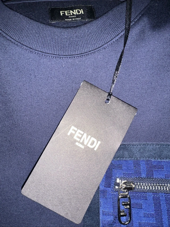 Camiseta Fendi Para Hombre Azul Marino con Logo Diseño de Bolsillo Cremallera 100% Baumville Foto 3 de 4