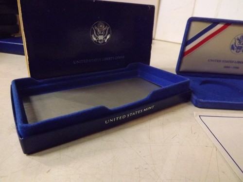 CAJA VACÍA para 1986 Estados Unidos Liberty Proof juego de 2 monedas de plata y medio dólar - Imagen 2 de 11