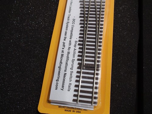 Micro- Engineering #14-810 HO LADDER TRACK SYSTEM TURNOUT LH #5a Code 70 - Picture 3 of 5