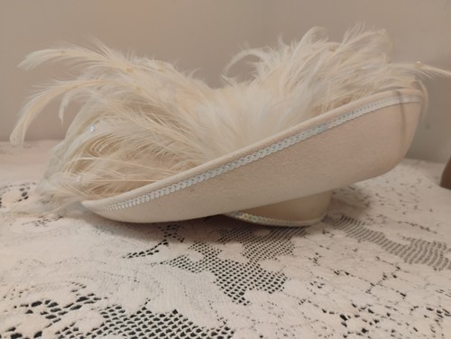 Vintage NWOT Gorgeous Loaded Feather Deborah Ladies Neck Strap Hat - Picture 15 of 22