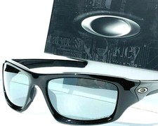 NUOVO* Occhiali da sole Oakley VALVE neri POLARIZZATI Galaxy lenti cromate a specchio 9236