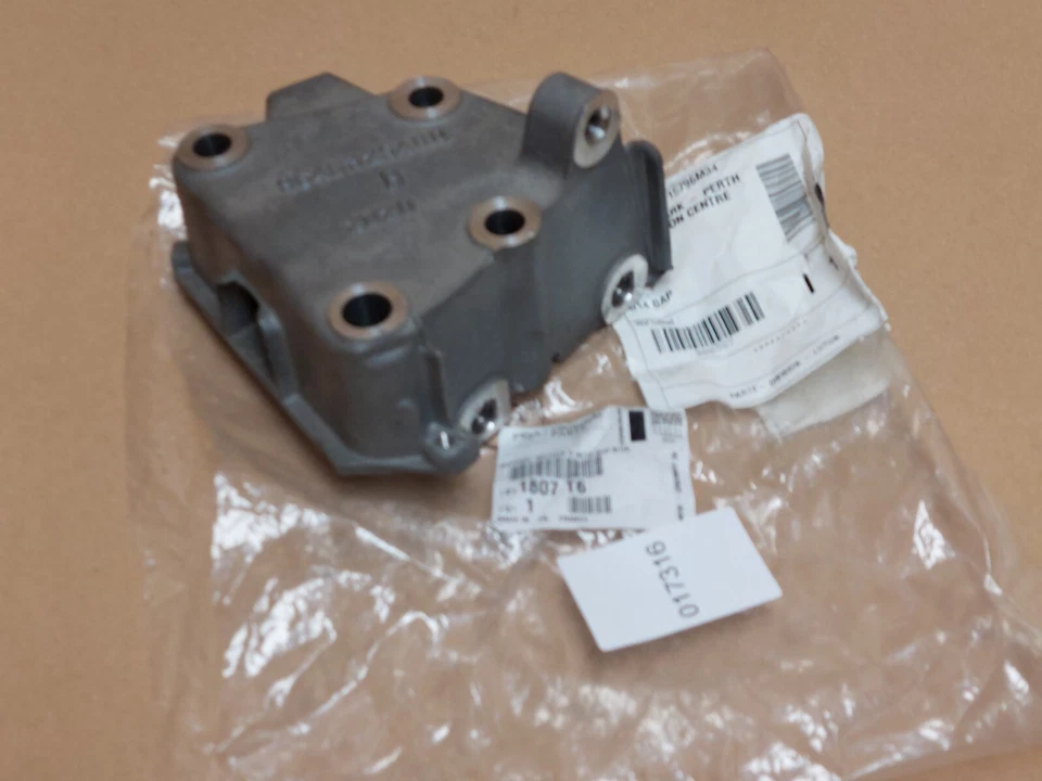Peugeot 406 Right Side Engine Mount Bracket 2.2 HDi 1807T6 Citroen Genuine NEW - Image 2 of 4