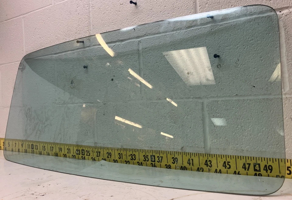 Parabrisas tintado trasero central GM 1957 4 puertas Oldsmobile/Buick usado OEM (RW107B) Foto 3 de 4