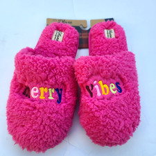 Dearfoams Dluxe Womens Plush Merry Vibes Holiday Slippers Pink Large 9-10 NEW