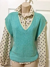 Women's Sleeveless Angora/Silk sweater top V-neck Vintage size 42 New