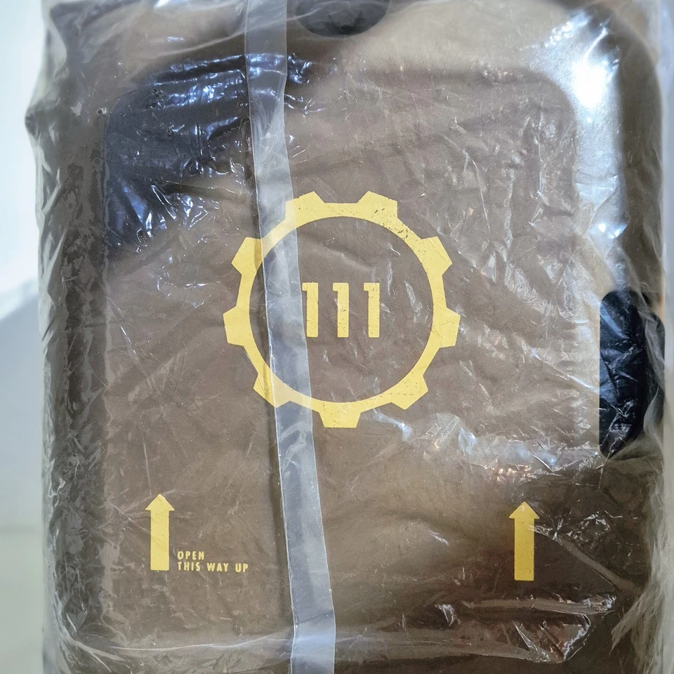 Fallout 4 Pip-Boy Collectors Edition Model 3000 Mk IV with game new NIB - Image 4 of 4