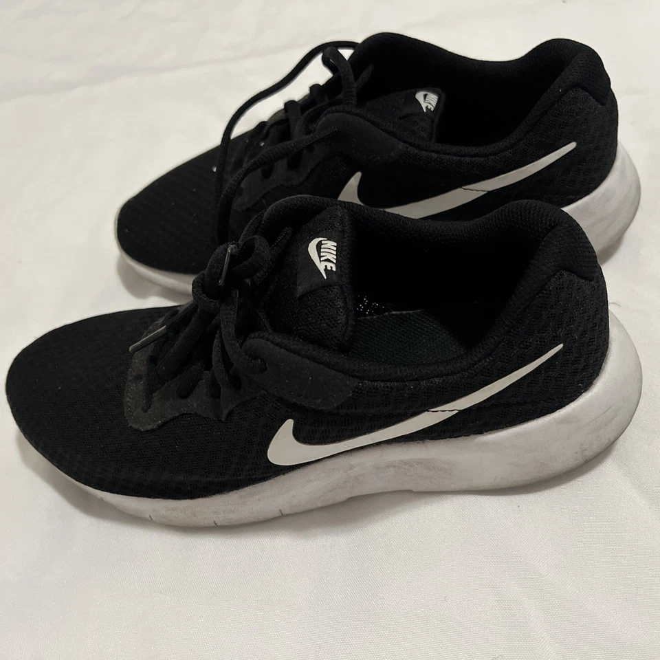 ZAPATOS PARA CORRER NIKE Juveniles Talla 7Y Negros Foto 2 de 4