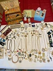 200PC.LOT VINTAGE ESTATE JEWELRY,14KT.PEARLS,STERLING,12KT.GF,COSTUME,HATPINS,++
