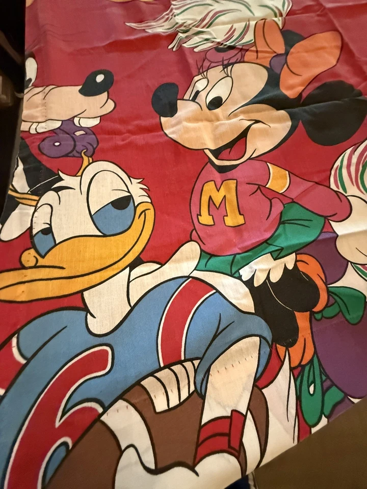 Винтажная занавеска Disney одна панель Mickey Minnie Daffy Daisy Sports 62x41"" - Изображение 2 из 4