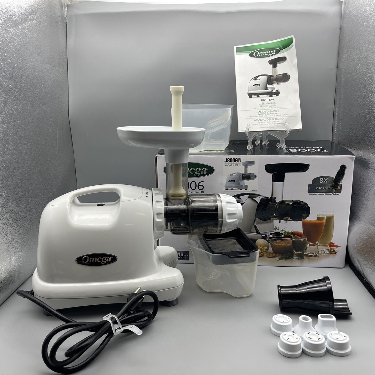 Omega Juicer J8006W White Slow Masticating Cold Press Vegetable Juicer  Tested - Main Image