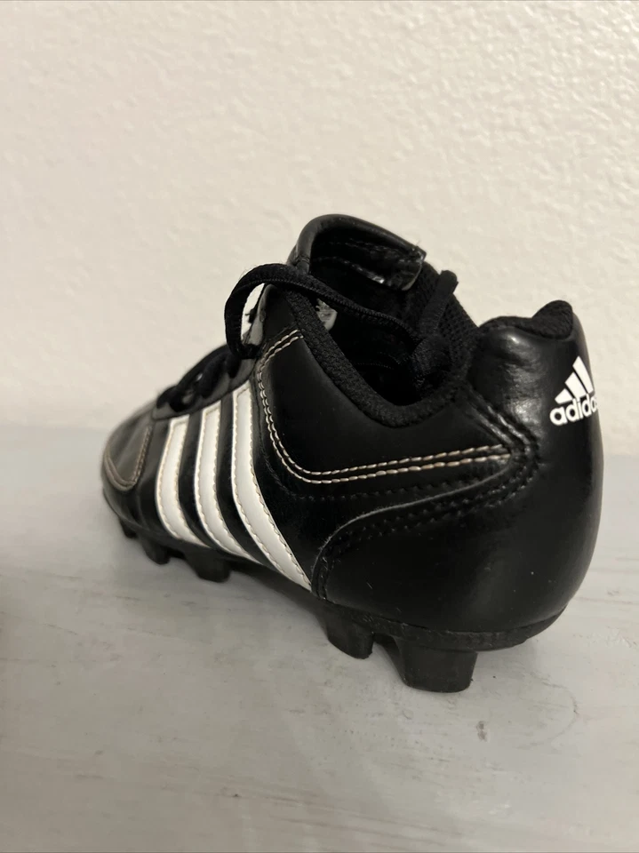 TACOS DE FÚTBOL ADIDAS CHANGE UP MD NIÑOS NEGROS TALLA 12K (USADOS) Foto 4 de 4