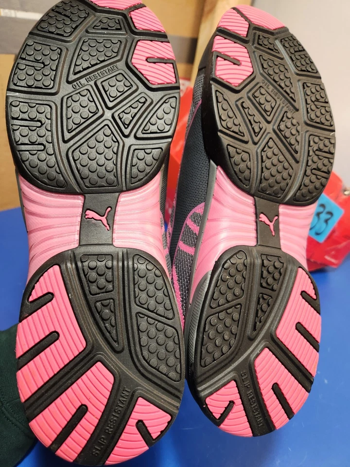 Zapato de trabajo para mujer Puma, Celerity tejido punta de acero talla 10 rosa gris Foto 3 de 4