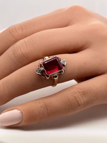 VINTAGE LADIES 10K YELLOW GOLD LAB CREATED RUBY RING + CZs SIZE 5.5 RING - Picture 6 of 10