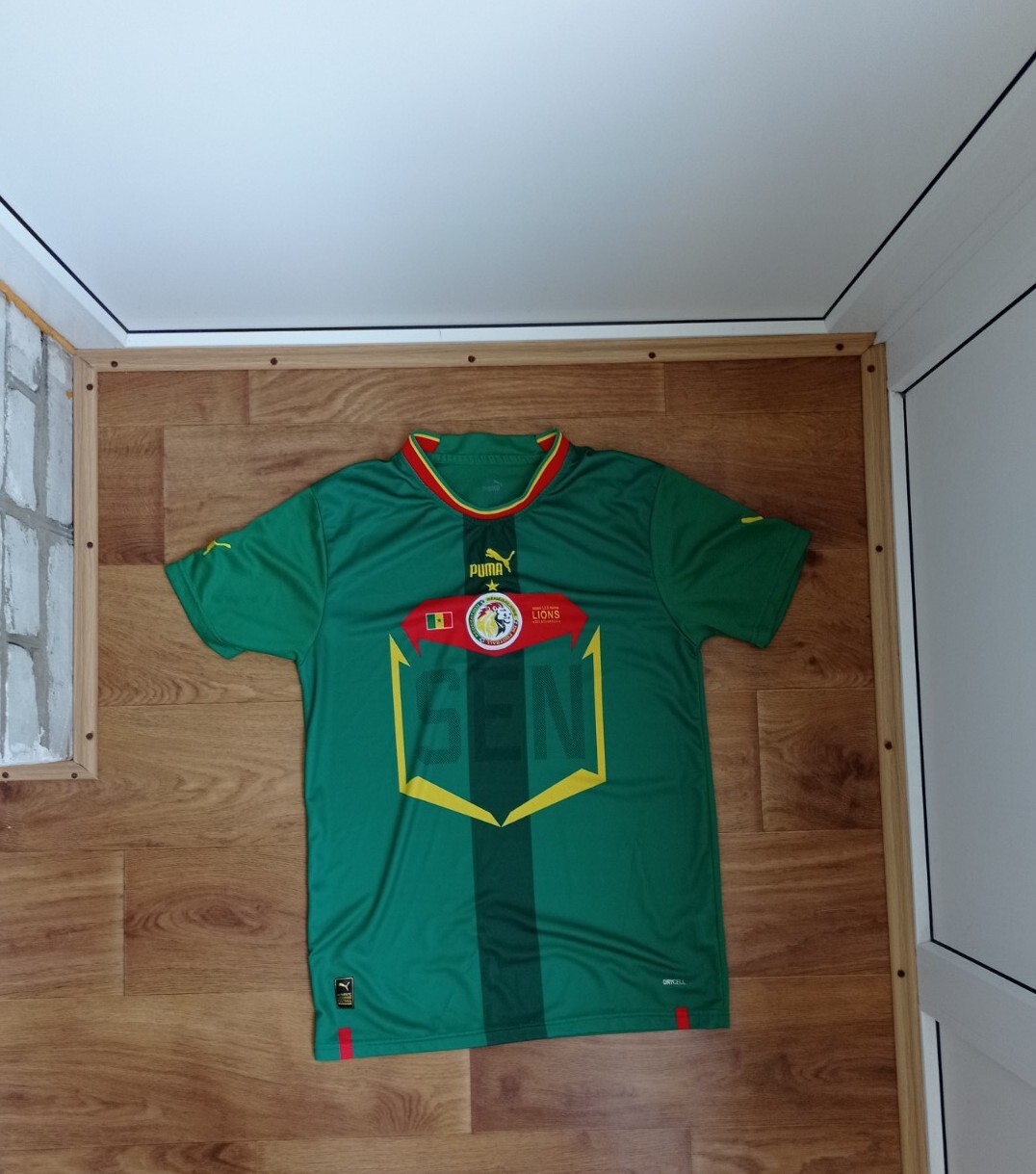 Senegal  Home Football Shirt Soccer Jersey Size L Adult