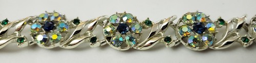 VINTAGE 1950 BLAU, GRÜN UND AURORA BOREALIS STRASS BLUME VINTAGE HALSKETTE - Bild 3 von 7