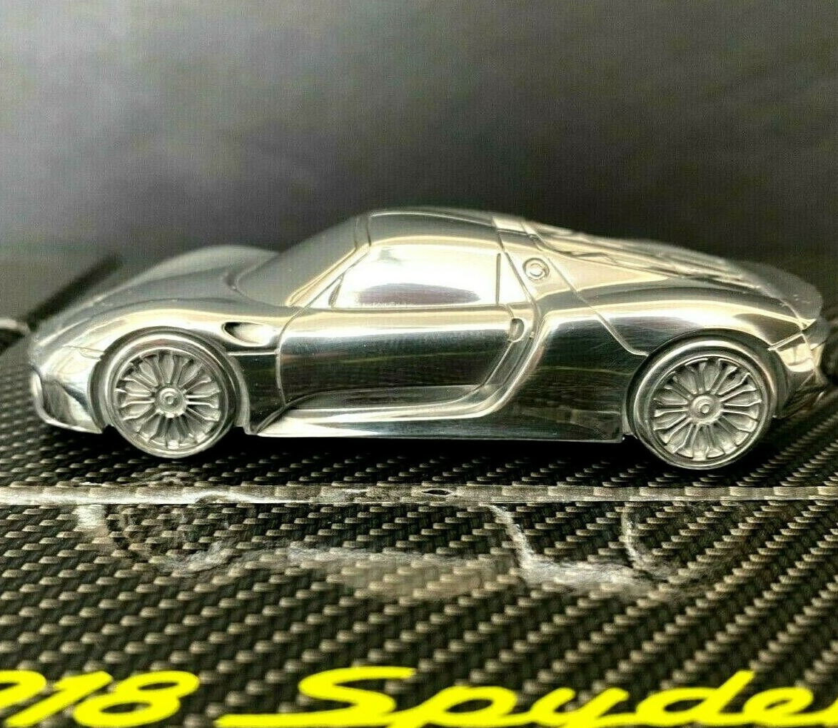 ポルシェ918spyder メタルカー　ペーパーウェイト　非売品 Porsche 918 Spyder Solid Aluminum Billet Paperweight / Authentic