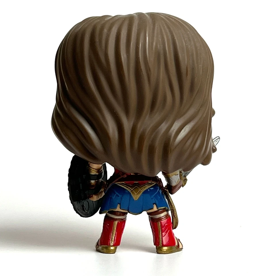 Funko Pop! Mulher Maravilha com Espada e Escudo DC Comics - Imagem 3 de 4