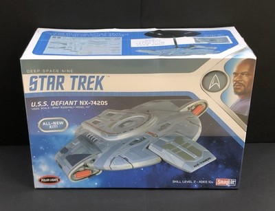 POL952 Star Trek Deep Space Nine USS Defiant 1/1000 Scale Model Kit Ltd Stock!