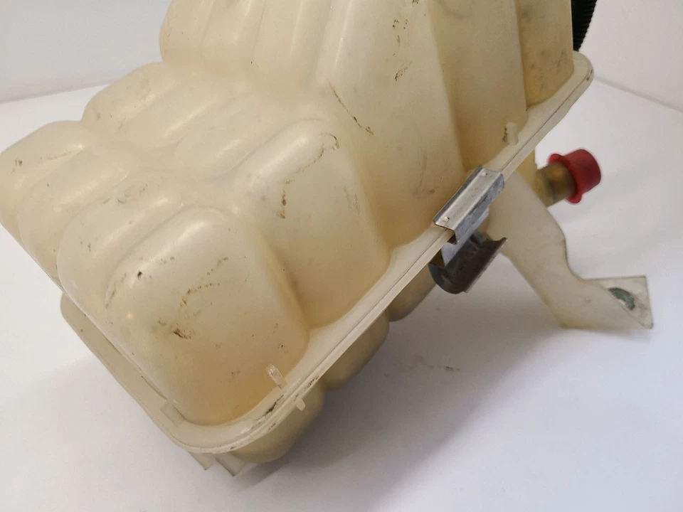 1999-2007 GMC SIERRA 2500 PICKUP Coolant Reservoir Classic Style 15808716 Foto 2 de 4