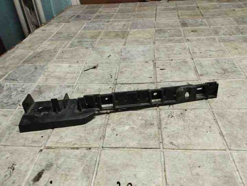 BMW 1 E81 Kotflügelhalter vorne rechts 51777184356 2.00 Diesel 105kw 18228573