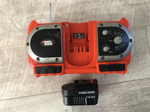 Black & Decker R143F2 Cordless 14.4V Site Radio AM/FM +Battery In Working Order - Picture 12 of 12