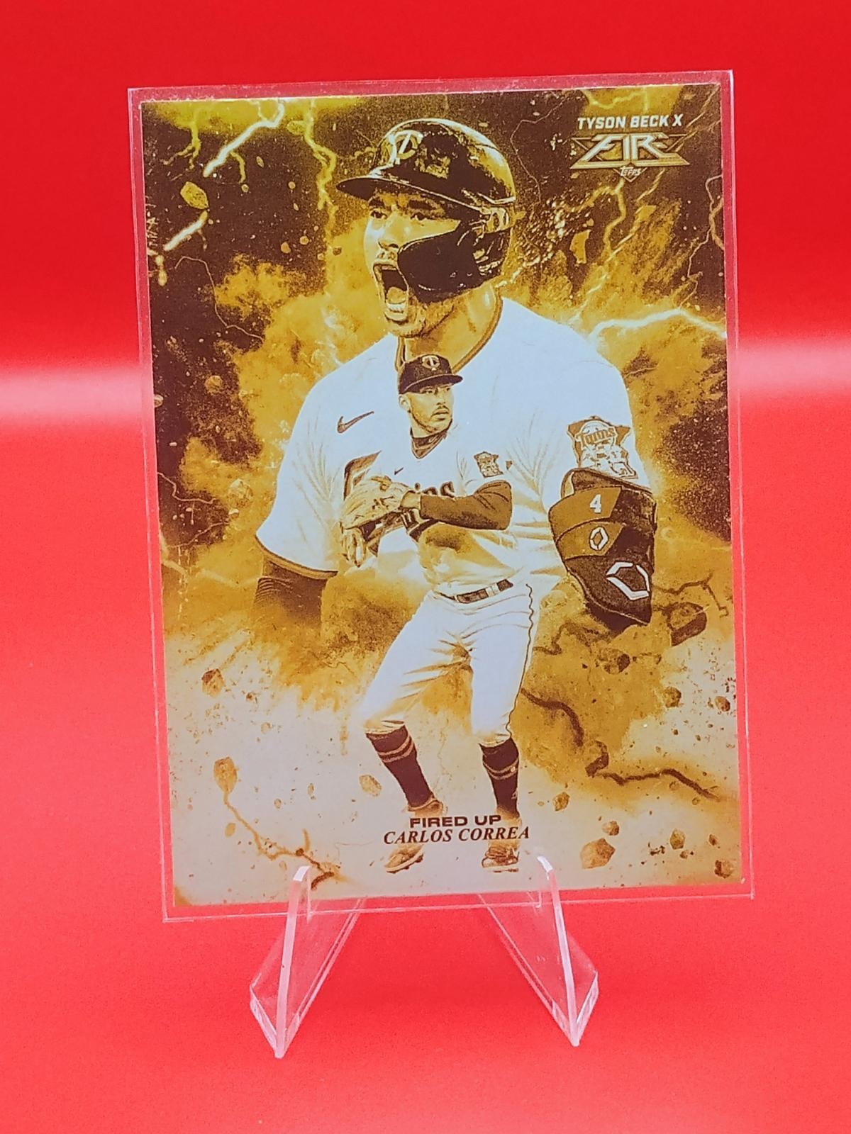 2022 Topps Fire #FIU-7 Carlos Correa Fired Up Gold Minted