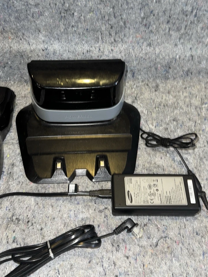 Samsung POWERbot R7090 Robot WiFi Vacuum Original Box Very Good Condition - Image 4 of 4