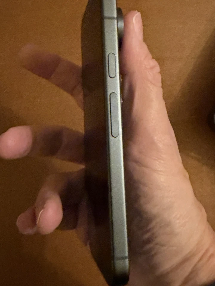 Google Pixel 10 5G 256GB Memoria 12GB Ram Display 6.3" Oled 120Hz 48Mpx Indigo - Immagine 3 di 4