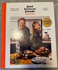 JESSE TYLER FERGUSON MODERN FAMILY AUTOGRAPHED FOOD BETWEEN FRIENDS SIGNED BOOK