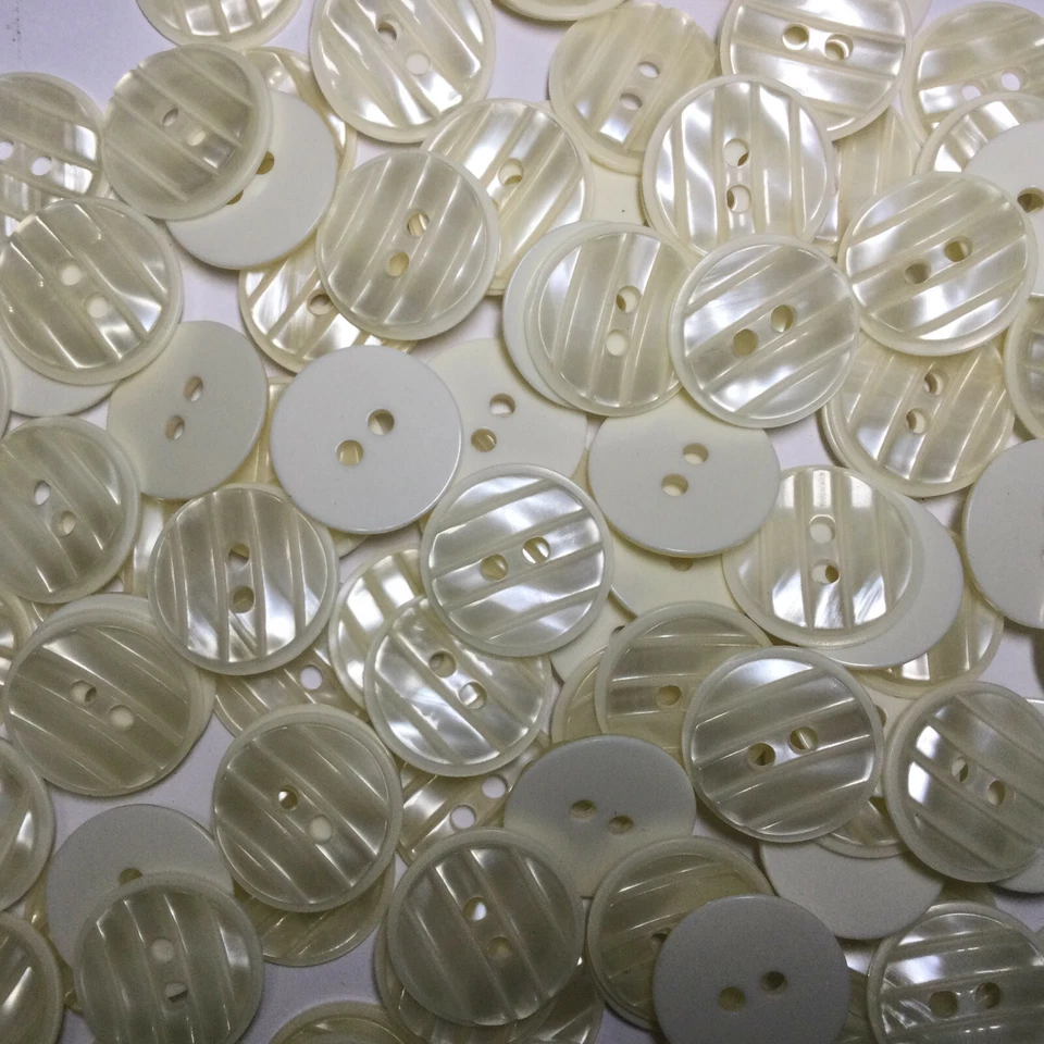 Botón de diseñador "rayas" blanco imitación perla 11 mm 15 mm 18 mm 23 mm 2 orificios Foto 2 de 4