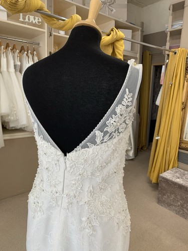 Jayne Ellen Ivory Lace Bridal Gown - Picture 4 of 9