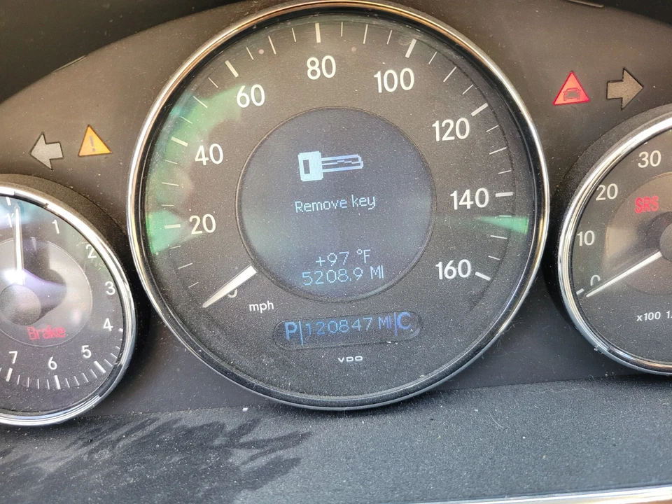 Cuadro de instrumentos odómetro velocímetro mercedes cls500 cls550 2005 a 2008 120 k Foto 4 de 4