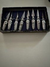Set of 8 Vintage Silverplate Corn On The Cob Holders in Original Box