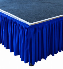 Falda de mesa Expo plisada de algodón azul real 13' de largo, 30" de alto