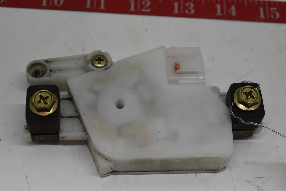 Actuador de cerradura eléctrica de puerta para Isuzu Trooper 1996 1999 delantero derecho 1997 1998 Foto 2 de 4