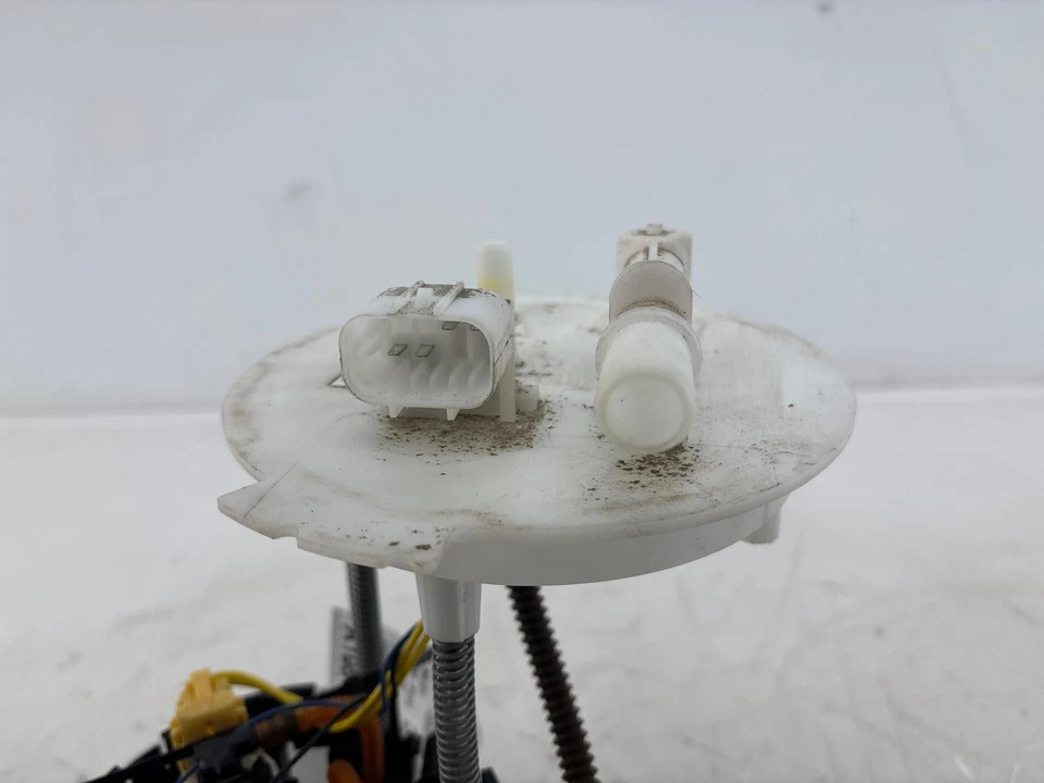 Bomba de tanque de combustible Buick Enclave 2018-2024 AWD OEM 86548672 Foto 4 de 4