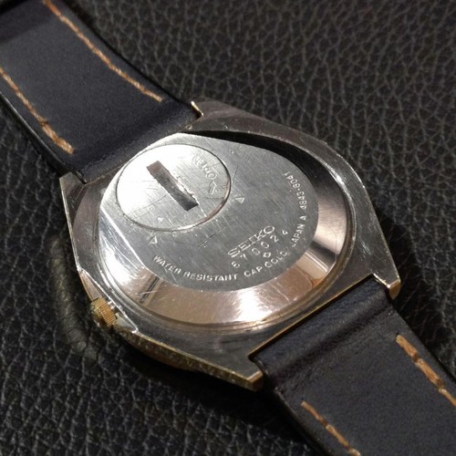 Vintage SEIKO Grand Quartz 4843-8041 – Gold Case – Day-Date - Japan - Excellent - Picture 9 of 13