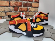 NIKE AIR RAID (GS) "ROSWELL RAYGUNS" BLACK-GOLD SZ 5.5Y-WOMENS SZ 7 [DD9281-001]
