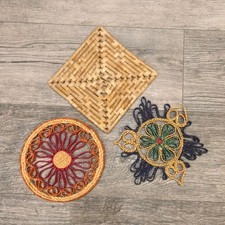 Vintage Straw Trivets Set Of 3 Boho Woven Kitchen Decor Raffia floral Wall Art