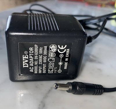 DVE AC Adaptor DV-6300UP DC 6V=  300mA Netzteil Ladegerät Hohlst. 3,5mm open End