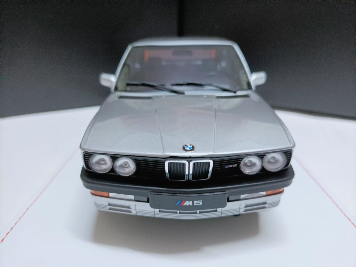 BMW M5 ミニカー 1/18 シルバー 1/18 OTTO BMW E39 M5 (Silver) Resin Car Model Limited