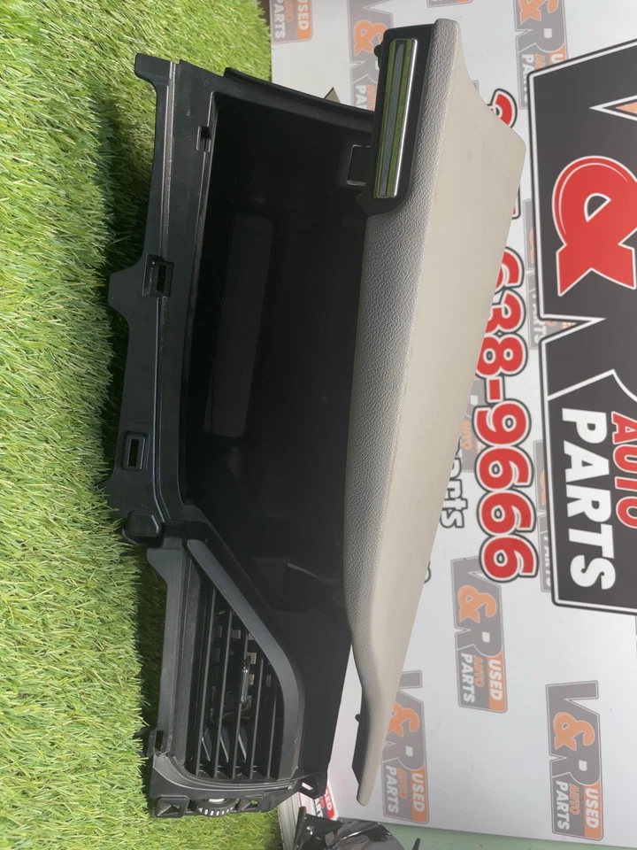 ✅ TOYOTA SIENNA 2016 TABLERO GUANTERA SUPERIOR COMPARTIMENTO DE ALMACENAMIENTO OEM Foto 2 de 4