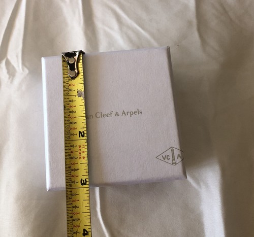 AUTHENTIC VAN CLEEF & ARPELS EARRINGS BOX, POUCH, SHOPPING BAG & RIBBON - Picture 4 of 8
