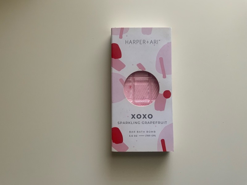 XOXO Pink Grapefruit Bath Bomb Bar 5.6 Oz