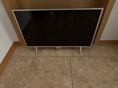 Philips Smart TV 32 Zoll Ambilight, Model 32PFS6402/12