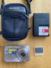 Sony Cyber-shot DSC-N2 10.1MP Digital Camera Battery, Charger, Card, Case READ
