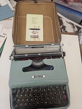 Olivetti Lettera 22 & case   portable  typewriter